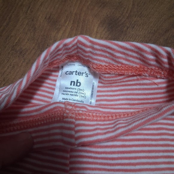 Carter's Baby Outfit with Floral Design - Picture 7 of 8